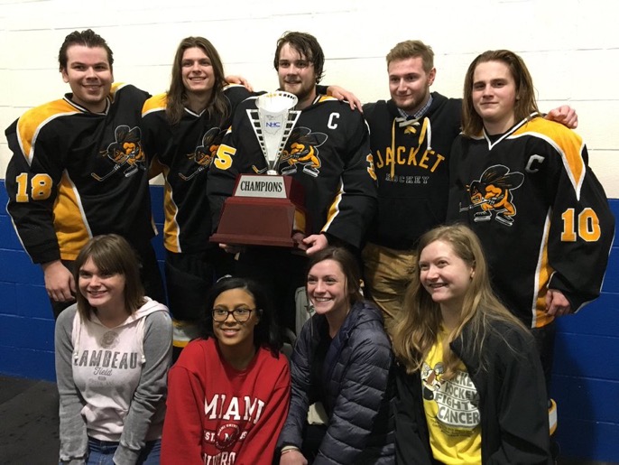 Senior players Evan Thomas, Joey Ciach, Will Kuene, David Wilhelm, Sully Carlson and managers Chelsea Fisher, Aiyana White, Skyler Pachell, and Carrie Martin with the 2019 White Division Trophy